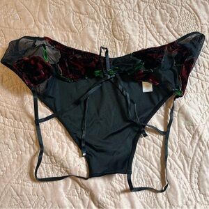 savage x fenty sheer mesh velvet rose crotchless panties size xl